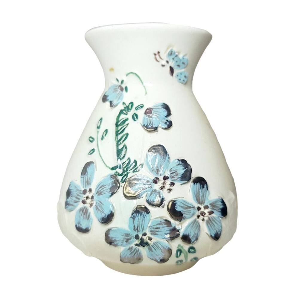 Vintage Art Studio Pottery Bud Vase With Blue Applied Flowers Signed 3.75"‎ Tall